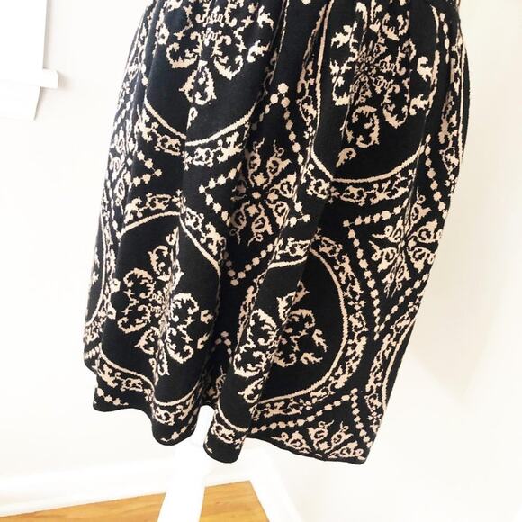 Romeo + Juliet Couture Damask Knit Dress - Picture 4 of 7